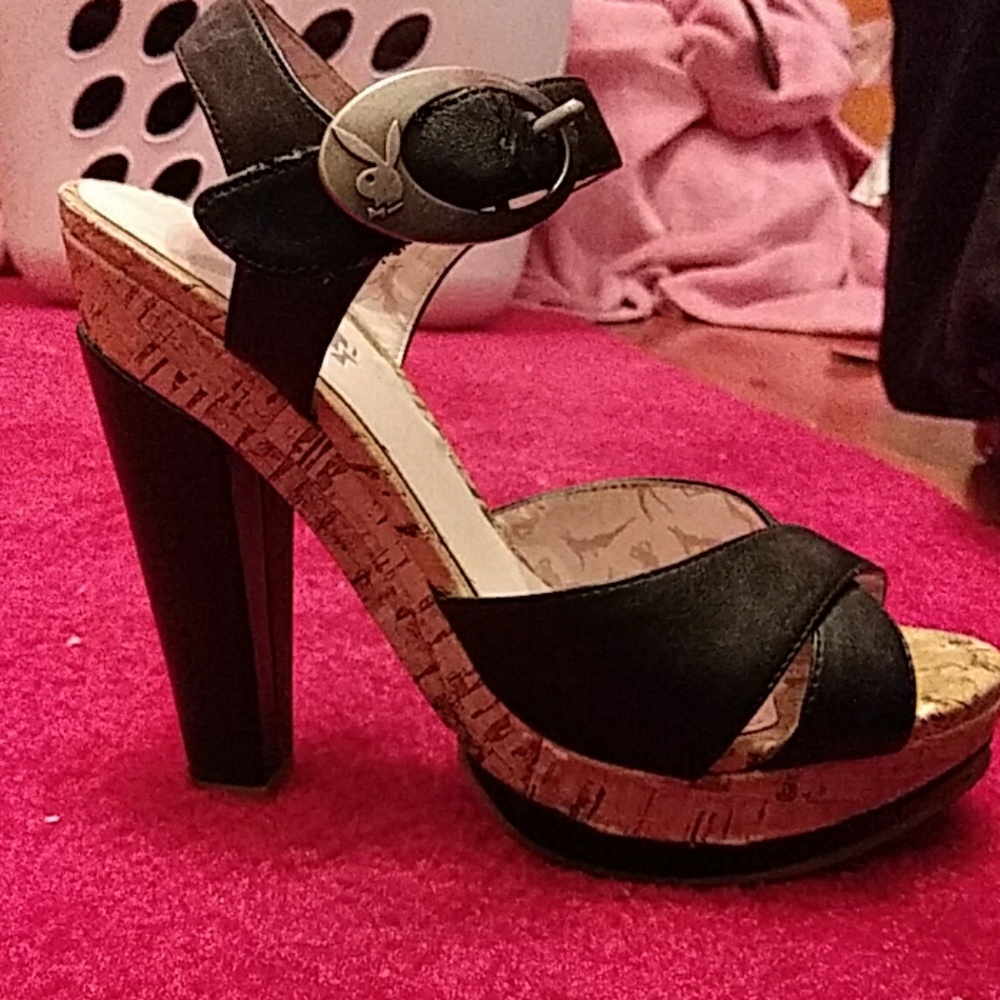 Playboy pumps